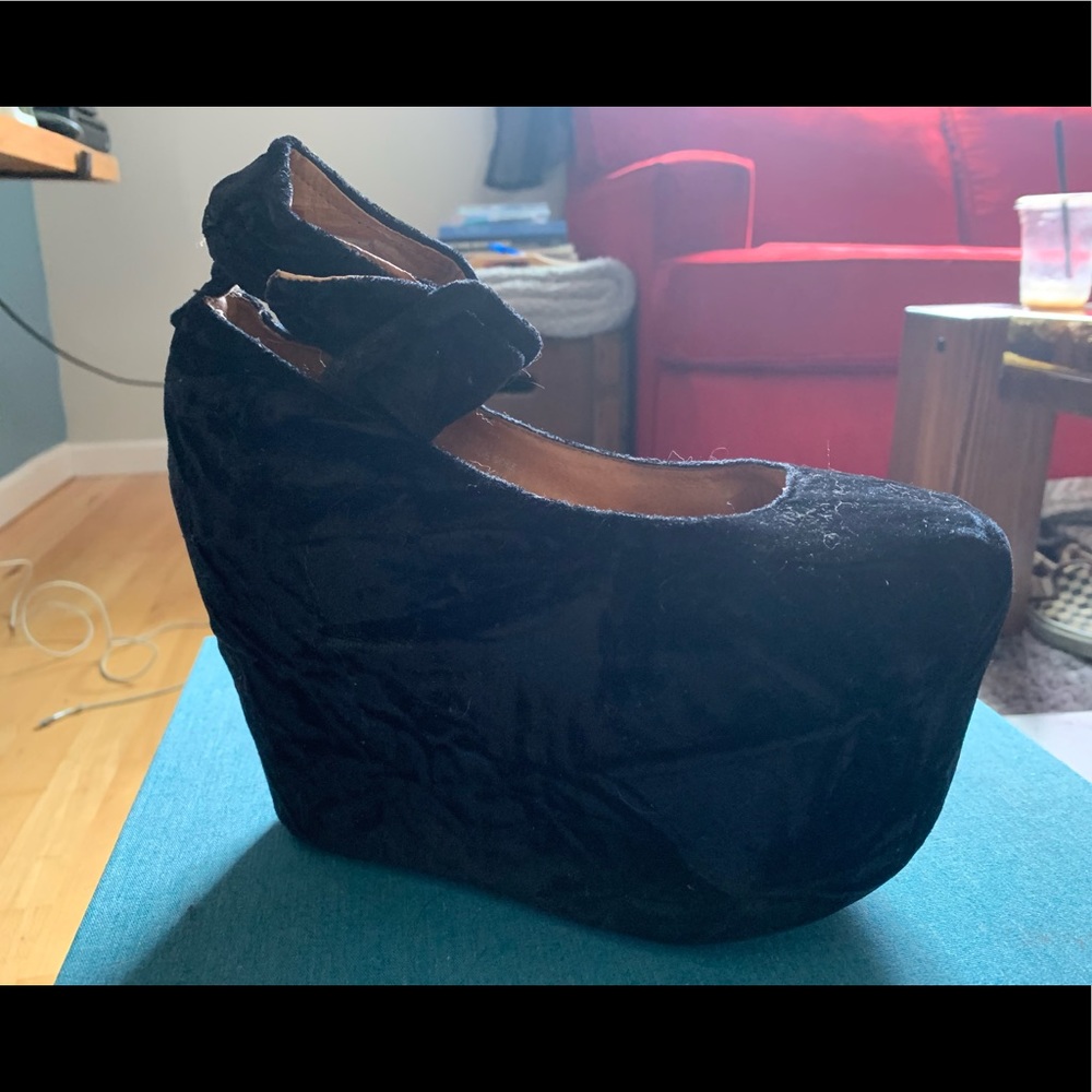 JC black velvet flat